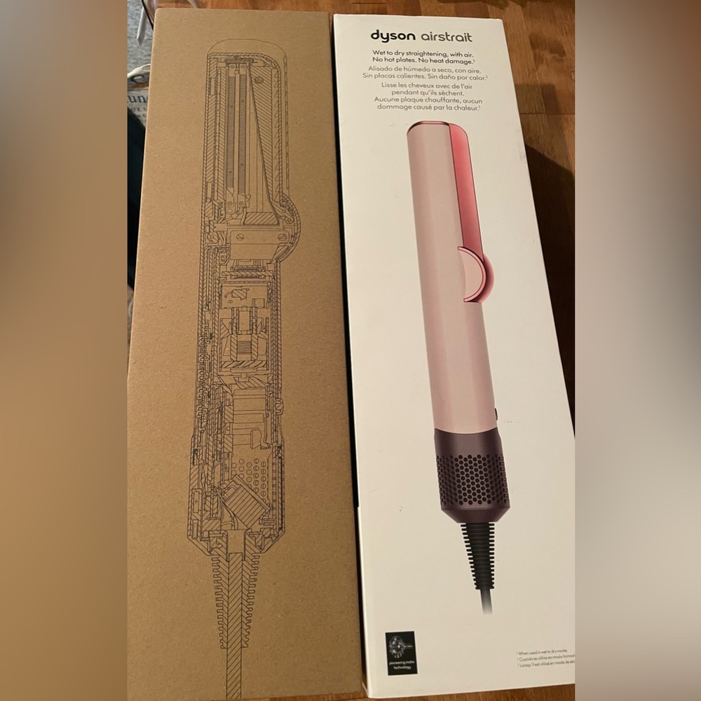 Dyson airstrait